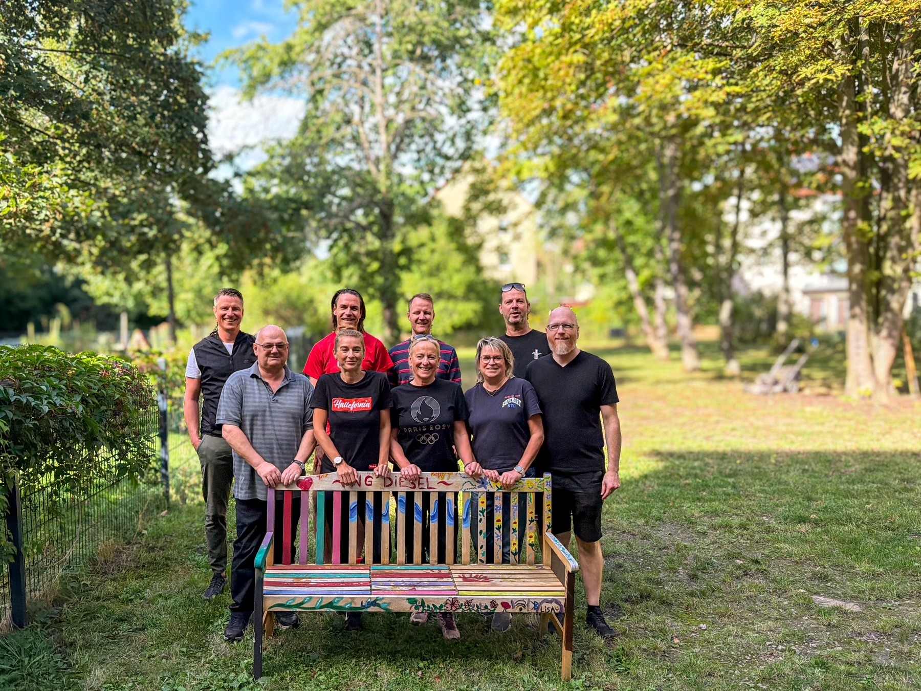 Mitarbeitende der Saalesparkasse Halle und Chris Gerdes vom Team der HzE jugendPLUsberuf / Team Perspektive 109